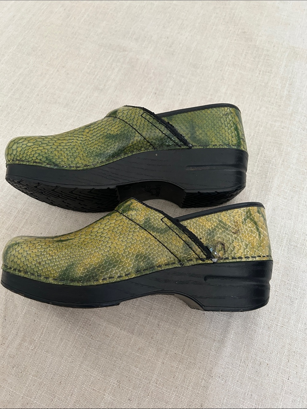 Dansko Professional Python Patent Green Clogs Women's Size 39 Snakeskin Leather - Picture 4 of 14